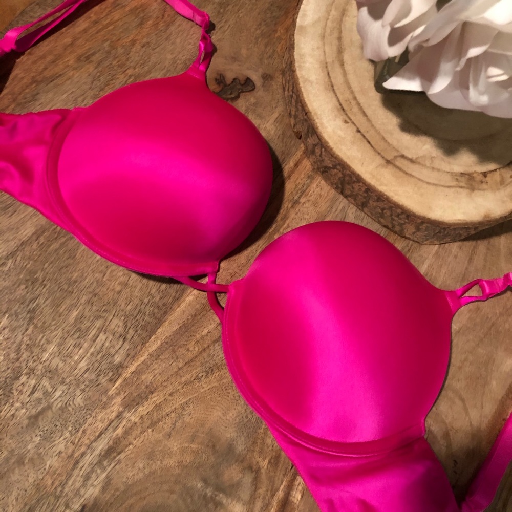 Victoria’s Secret bombshell bra 34d